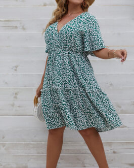 Plus Size Women V neck Batwing Sleeve Printed Casual Holiday Dress
