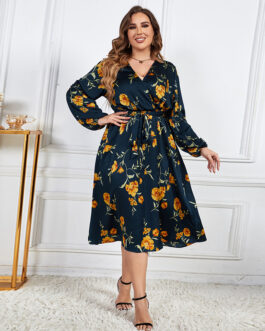 Plus Size  Loose Slimming V-Neckline High Waist Long Sleeves Dress