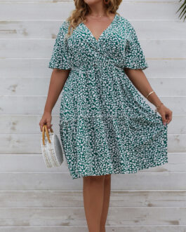 Plus Size Women V neck Batwing Sleeve Printed Casual Holiday Dress