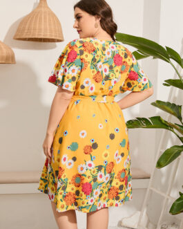Plus Size Ladies  V-neck Short-Sleeved Lace Printing Casual Holiday Mid-Length Dress