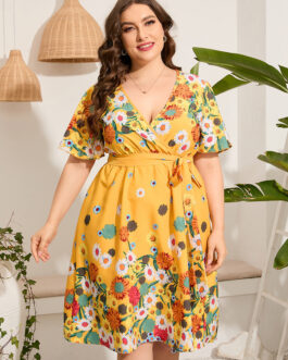 Plus Size Ladies  V-neck Short-Sleeved Lace Printing Casual Holiday Mid-Length Dress