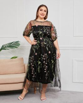 Plus Size French Hepburn Dress Women Mesh Embroidered Banquet Party Maxi Dress